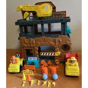 Kids Connection Mega Construction SitePlay Set With Accessories, 24 Pieces Total